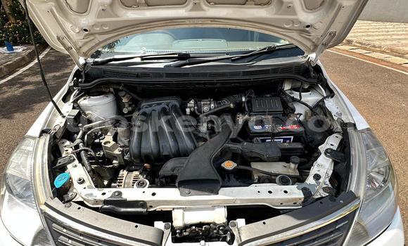 Oofamaa Nissan tiida Silver Makiinaa iti Nairobi keessatti Nairobi keessatti Oofamaa Nissan tiida Silver Makiinaa iti Nairobi keessatti Nairobi keessatti