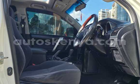 Nunua Ilio tumika Toyota Land Cruiser Prado Nyeupe Gari ndani ya Nairobi nchini Nairobi Nunua Ilio tumika Toyota Land Cruiser Prado Nyeupe Gari ndani ya Nairobi nchini Nairobi