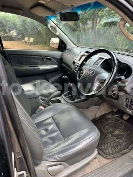 Big with watermark toyota hilux northeast kenya bute 29602