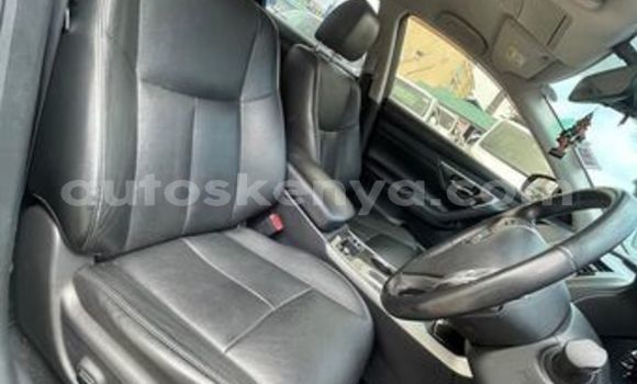 Oofamaa Nissan Teana Green Makiinaa iti Machakos keessatti Nairobi keessatti Oofamaa Nissan Teana Green Makiinaa iti Machakos keessatti Nairobi keessatti