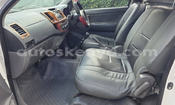 Buy Used Toyota Hilux White Car in Nairobi in Nairobi Buy Used Toyota Hilux White Car in Nairobi in Nairobi
