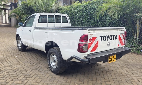 Buy Used Toyota Hilux White Car in Nairobi in Nairobi Buy Used Toyota Hilux White Car in Nairobi in Nairobi