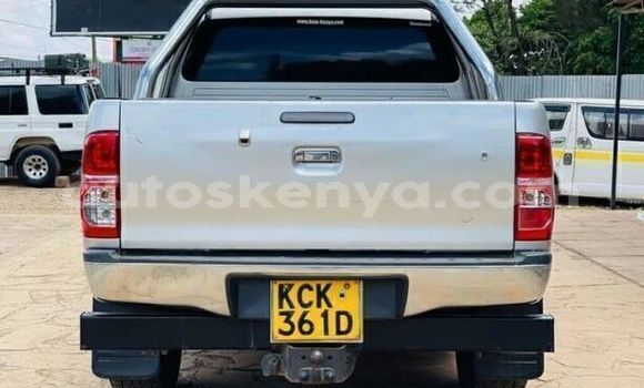 Oofamaa Toyota Hilux Silver Makiinaa iti Machakos keessatti Nairobi keessatti Oofamaa Toyota Hilux Silver Makiinaa iti Machakos keessatti Nairobi keessatti