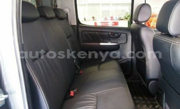 Oofamaa Toyota Hilux Silver Makiinaa iti Machakos keessatti Nairobi keessatti Oofamaa Toyota Hilux Silver Makiinaa iti Machakos keessatti Nairobi keessatti