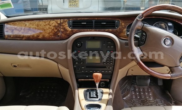 Oofamaa Jaguar S–Type Silver Makiinaa iti Machakos keessatti Nairobi keessatti Oofamaa Jaguar S–Type Silver Makiinaa iti Machakos keessatti Nairobi keessatti