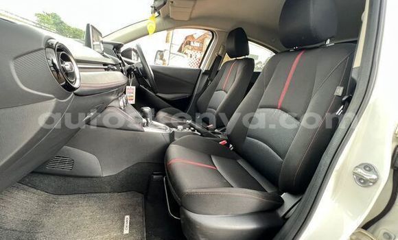 Oofamaa Mazda Demio White Makiinaa iti Machakos keessatti Nairobi keessatti Oofamaa Mazda Demio White Makiinaa iti Machakos keessatti Nairobi keessatti