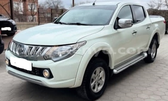 Buy Used Mitsubishi L200 White Car in Nairobi in Nairobi Buy Used Mitsubishi L200 White Car in Nairobi in Nairobi