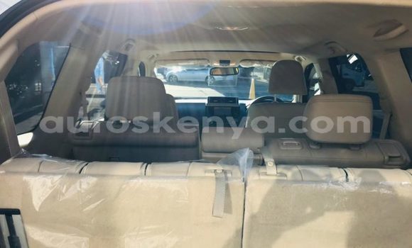 Oofamaa Toyota Prado White Makiinaa iti Machakos keessatti Nairobi keessatti Oofamaa Toyota Prado White Makiinaa iti Machakos keessatti Nairobi keessatti