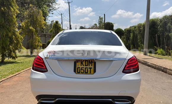 Oofamaa Mercedes‒Benz C–Class White Makiinaa iti Nairobi keessatti Nairobi keessatti Oofamaa Mercedes‒Benz C–Class White Makiinaa iti Nairobi keessatti Nairobi keessatti