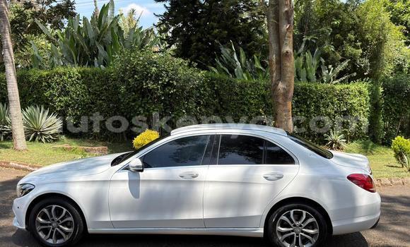 Oofamaa Mercedes‒Benz C–Class White Makiinaa iti Nairobi keessatti Nairobi keessatti Oofamaa Mercedes‒Benz C–Class White Makiinaa iti Nairobi keessatti Nairobi keessatti