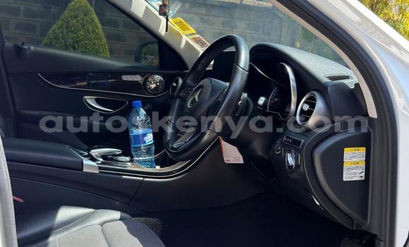 Oofamaa Mercedes‒Benz C–Class White Makiinaa iti Nairobi keessatti Nairobi keessatti Oofamaa Mercedes‒Benz C–Class White Makiinaa iti Nairobi keessatti Nairobi keessatti