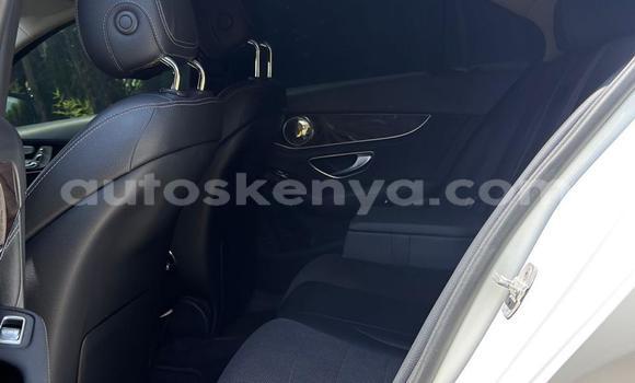 Oofamaa Mercedes‒Benz C–Class White Makiinaa iti Nairobi keessatti Nairobi keessatti Oofamaa Mercedes‒Benz C–Class White Makiinaa iti Nairobi keessatti Nairobi keessatti