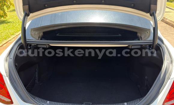 Oofamaa Mercedes‒Benz C–Class White Makiinaa iti Nairobi keessatti Nairobi keessatti Oofamaa Mercedes‒Benz C–Class White Makiinaa iti Nairobi keessatti Nairobi keessatti
