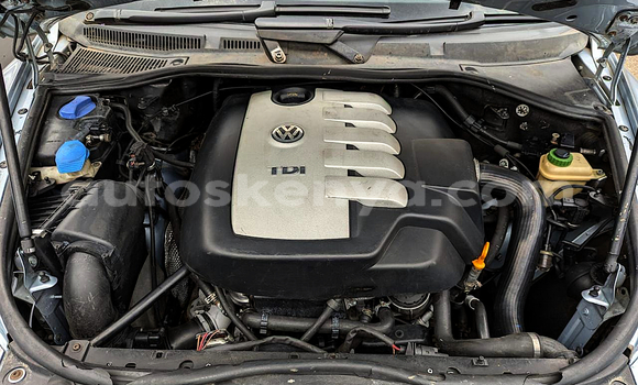 Oofamaa Volkswagen Touareg Blue Makiinaa iti Nairobi keessatti Nairobi keessatti Oofamaa Volkswagen Touareg Blue Makiinaa iti Nairobi keessatti Nairobi keessatti