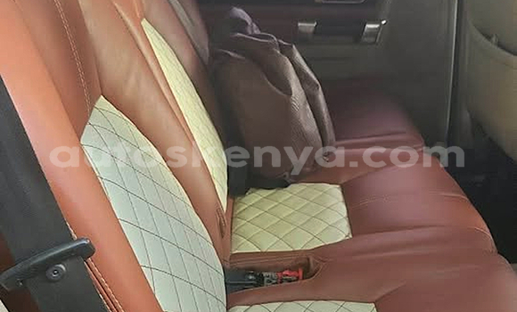 Oofamaa Land Rover Discovery Black Makiinaa iti Nairobi keessatti Nairobi keessatti Oofamaa Land Rover Discovery Black Makiinaa iti Nairobi keessatti Nairobi keessatti
