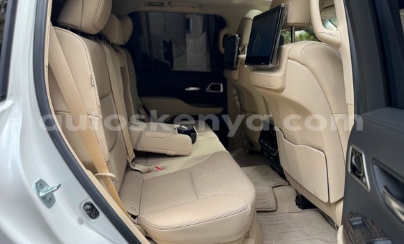 Nunua Ilio tumika Toyota Land Cruiser Nyeupe Gari ndani ya Nairobi nchini Nairobi Nunua Ilio tumika Toyota Land Cruiser Nyeupe Gari ndani ya Nairobi nchini Nairobi