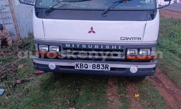 Oofamaa Mitsubishi Fuso White Netiree iti Nairobi keessatti Nairobi keessatti Oofamaa Mitsubishi Fuso White Netiree iti Nairobi keessatti Nairobi keessatti