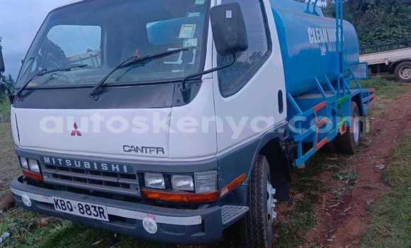 Oofamaa Mitsubishi Fuso White Netiree iti Nairobi keessatti Nairobi keessatti Oofamaa Mitsubishi Fuso White Netiree iti Nairobi keessatti Nairobi keessatti