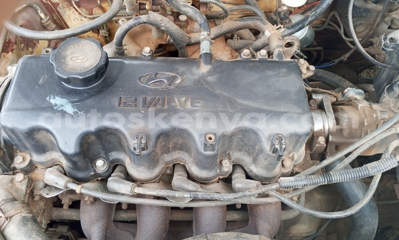 Nunua Ilio tumika Hyundai Accent Nyeupe Gari ndani ya Eldoret nchini Bonde la Ufafanuzi Nunua Ilio tumika Hyundai Accent Nyeupe Gari ndani ya Eldoret nchini Bonde la Ufafanuzi