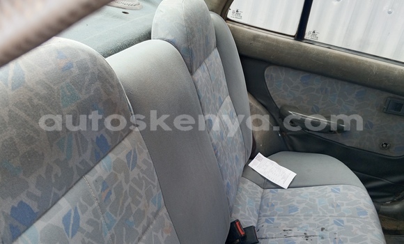 Nunua Ilio tumika Hyundai Accent Nyeupe Gari ndani ya Eldoret nchini Bonde la Ufafanuzi Nunua Ilio tumika Hyundai Accent Nyeupe Gari ndani ya Eldoret nchini Bonde la Ufafanuzi