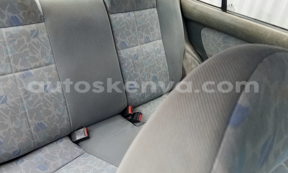 Nunua Ilio tumika Hyundai Accent Nyeupe Gari ndani ya Eldoret nchini Bonde la Ufafanuzi Nunua Ilio tumika Hyundai Accent Nyeupe Gari ndani ya Eldoret nchini Bonde la Ufafanuzi