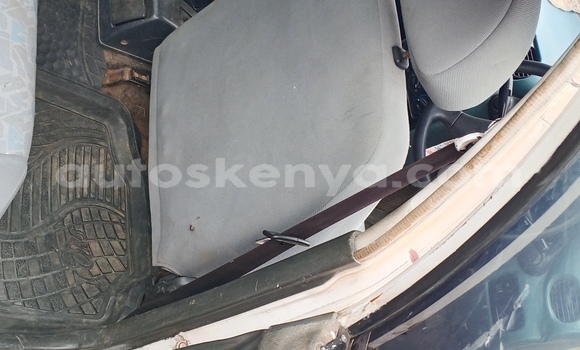 Nunua Ilio tumika Hyundai Accent Nyeupe Gari ndani ya Eldoret nchini Bonde la Ufafanuzi Nunua Ilio tumika Hyundai Accent Nyeupe Gari ndani ya Eldoret nchini Bonde la Ufafanuzi