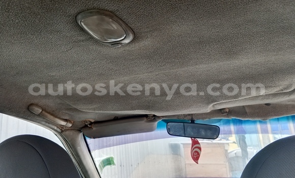 Nunua Ilio tumika Hyundai Accent Nyeupe Gari ndani ya Eldoret nchini Bonde la Ufafanuzi Nunua Ilio tumika Hyundai Accent Nyeupe Gari ndani ya Eldoret nchini Bonde la Ufafanuzi