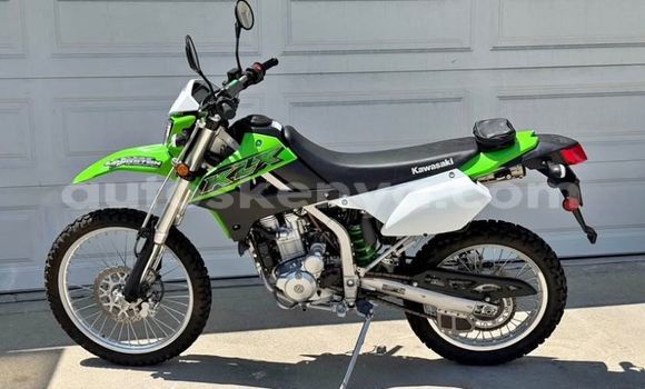 Oofamaa Kawasaki KLX Green Doqdoqqee iti Mombasa keessatti Coastal Kenya keessatti Oofamaa Kawasaki KLX Green Doqdoqqee iti Mombasa keessatti Coastal Kenya keessatti