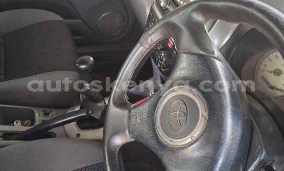 Nunua Ilio tumika Toyota RAV4 Brown Gari ndani ya Nairobi nchini Nairobi Nunua Ilio tumika Toyota RAV4 Brown Gari ndani ya Nairobi nchini Nairobi