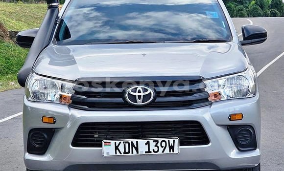 Buy Used Toyota Hilux Silver Car in Machakos in Nairobi