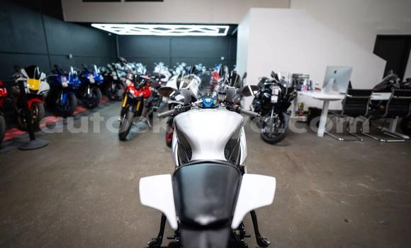 Buy Used Yamaha YZF White Bike in Nairobi in Nairobi Buy Used Yamaha YZF White Bike in Nairobi in Nairobi