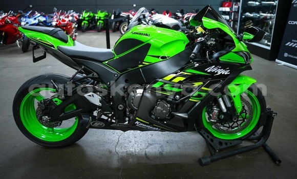 Nunua Ilio tumika Kawasaki Ninja ZX-10R Kijani Bike ndani ya Nairobi nchini Nairobi