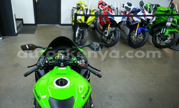 Buy Used Kawasaki Ninja ZX-10R Green Bike in Nairobi in Nairobi Buy Used Kawasaki Ninja ZX-10R Green Bike in Nairobi in Nairobi