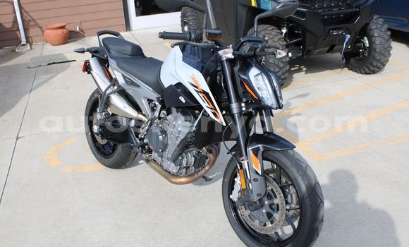 Buy Used KTM Duke White Bike in Nairobi in Nairobi