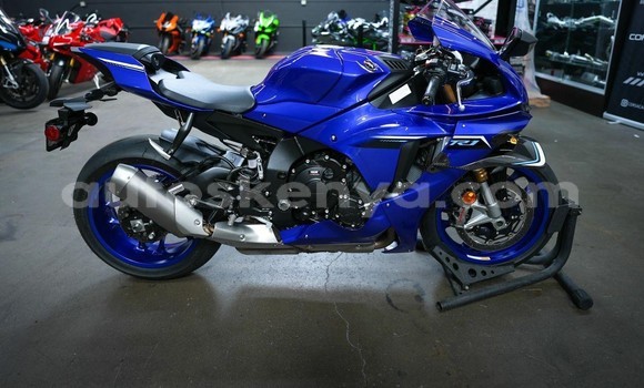 Oofamaa Yamaha R1 Blue Doqdoqqee iti Nairobi keessatti Nairobi keessatti