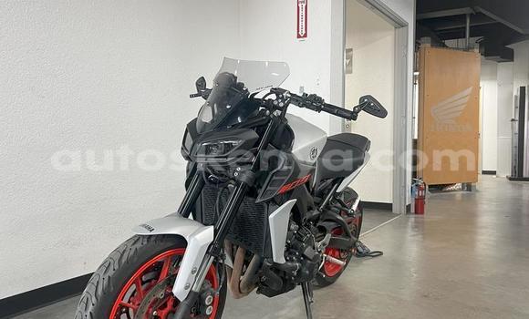 Oofamaa Yamaha MT White Doqdoqqee iti Nairobi keessatti Nairobi keessatti Oofamaa Yamaha MT White Doqdoqqee iti Nairobi keessatti Nairobi keessatti