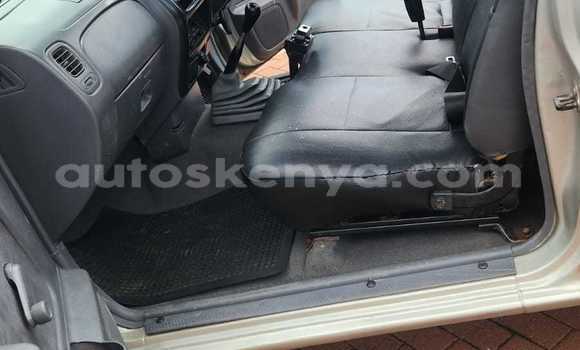 Nunua Ilio tumika Nissan Hardbody Kijani Gari ndani ya Nairobi nchini Nairobi Nunua Ilio tumika Nissan Hardbody Kijani Gari ndani ya Nairobi nchini Nairobi
