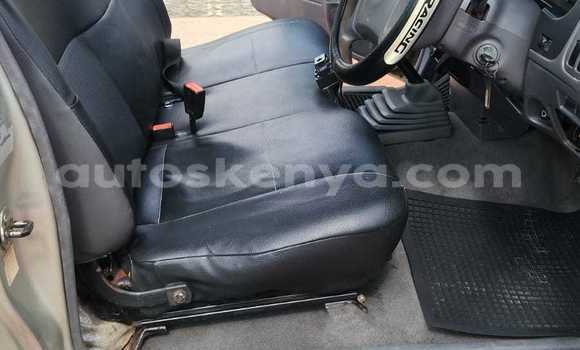 Nunua Ilio tumika Nissan Hardbody Kijani Gari ndani ya Nairobi nchini Nairobi Nunua Ilio tumika Nissan Hardbody Kijani Gari ndani ya Nairobi nchini Nairobi