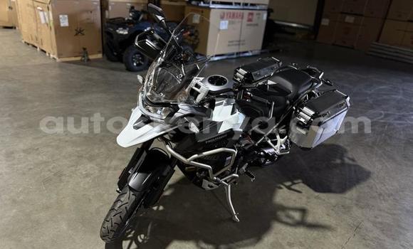 Buy Used Triumph Tiger Black Bike in Nanyuki in Rift Valley Buy Used Triumph Tiger Black Bike in Nanyuki in Rift Valley