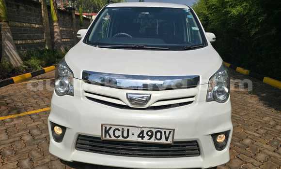 Buy Used Toyota Noah White Car in Nairobi in Nairobi