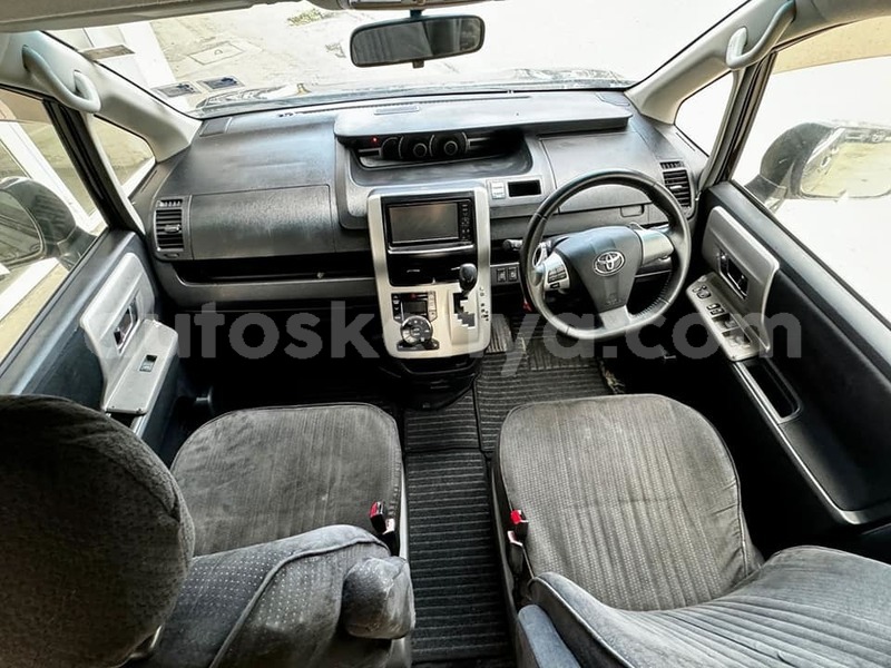 Big with watermark toyota voxy nairobi machakos 29926