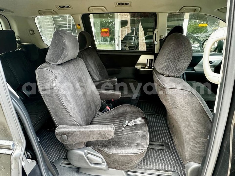 Big with watermark toyota voxy nairobi machakos 29926
