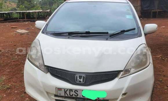 Buy Used Honda Fit White Car in Nairobi in Nairobi