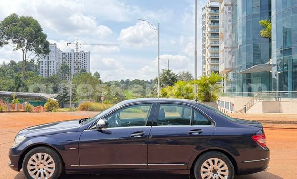 Nunua Ilio tumika Mercedes‒Benz C–Class Nyeusi Gari ndani ya Nairobi nchini Nairobi Nunua Ilio tumika Mercedes‒Benz C–Class Nyeusi Gari ndani ya Nairobi nchini Nairobi