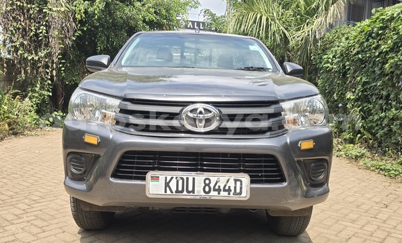 Buy Used Toyota Hilux Brown Car in Nairobi in Nairobi