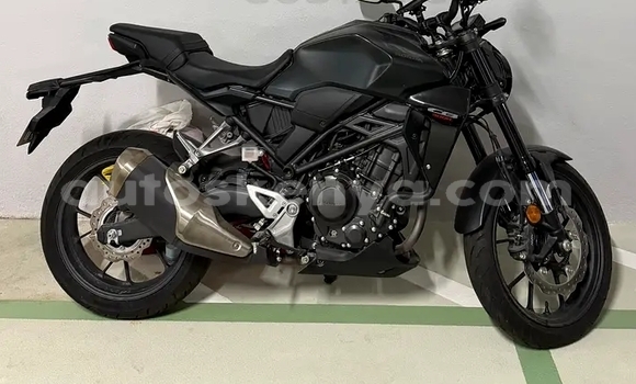 Nunua Ilio tumika Honda CB Nyeusi Bike ndani ya Nairobi nchini Nairobi