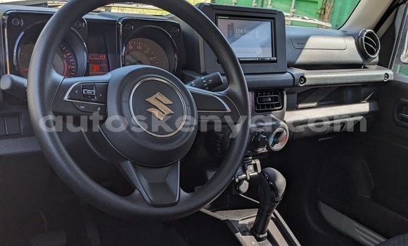 Oofamaa Suzuki Jimny Silver Makiinaa iti Machakos keessatti Nairobi keessatti Oofamaa Suzuki Jimny Silver Makiinaa iti Machakos keessatti Nairobi keessatti