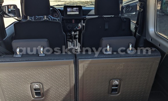 Oofamaa Suzuki Jimny Silver Makiinaa iti Machakos keessatti Nairobi keessatti Oofamaa Suzuki Jimny Silver Makiinaa iti Machakos keessatti Nairobi keessatti