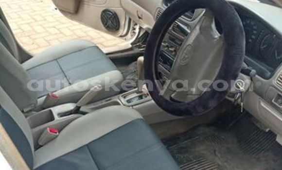 Oofamaa Toyota Corolla White Makiinaa iti Machakos keessatti Nairobi keessatti Oofamaa Toyota Corolla White Makiinaa iti Machakos keessatti Nairobi keessatti