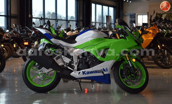 Nunua Mpya Yamaha TMAX Nyeusi Bike ndani ya Bungoma nchini West Kenya Nunua Mpya Yamaha TMAX Nyeusi Bike ndani ya Bungoma nchini West Kenya